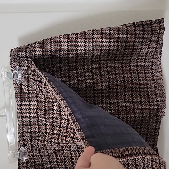 The Limited Size 2 Houndstooth Plaid Wrap Mini Skirt, Excellent Used Condition - Picture 2 of 10